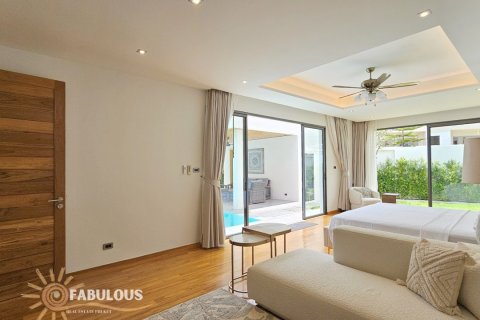 Chalet de 4 dormitorios en Bang Tao, Tailandia № 233570 - foto 10