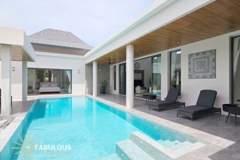 Chalet de 4 dormitorios en Bang Tao, Tailandia № 233570 - foto 6