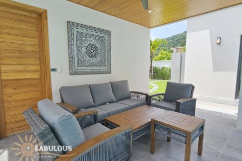 Chalet de 4 dormitorios en Bang Tao, Tailandia № 233570 - foto 5