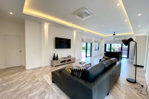 Villa in Hua Hin, Thailand 3 bedrooms № 176820 - photo 5