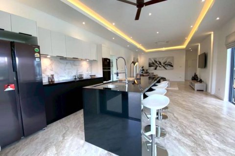 Villa in Hua Hin, Thailand 3 bedrooms № 176820 - photo 8