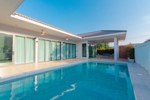 Villa in Hua Hin, Thailand 3 bedrooms № 176821 - photo 2