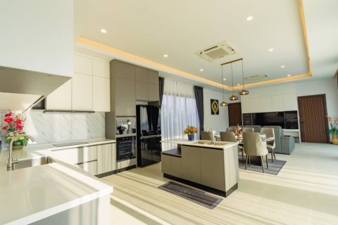 Villa in Hua Hin, Thailand 3 bedrooms № 176821 - photo 4