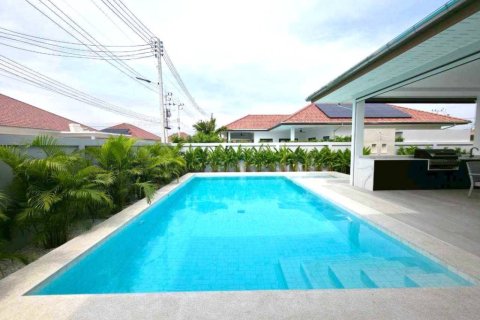 Villa in Hua Hin, Thailand 3 bedrooms № 176818 - photo 2