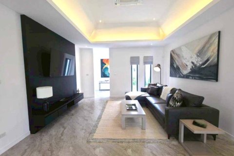 Villa in Hua Hin, Thailand 3 bedrooms № 176818 - photo 4