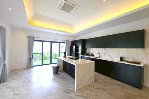 Villa in Hua Hin, Thailand 3 bedrooms № 176818 - photo 8