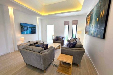 Villa in Hua Hin, Thailand 3 bedrooms № 176817 - photo 4