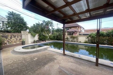 Villa in Hua Hin, Thailand 3 bedrooms № 151242 - photo 16