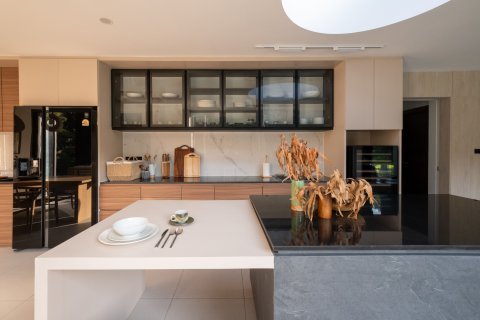 Villa in Chiang Mai, Thailand 6 bedrooms № 160642 - photo 8