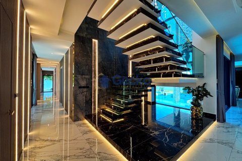 House in Pattaya, Thailand 5 bedrooms № 195893 - photo 12
