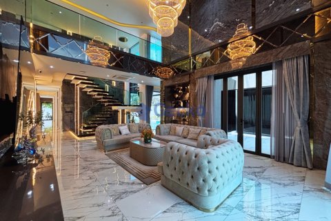 House in Pattaya, Thailand 5 bedrooms № 195893 - photo 7