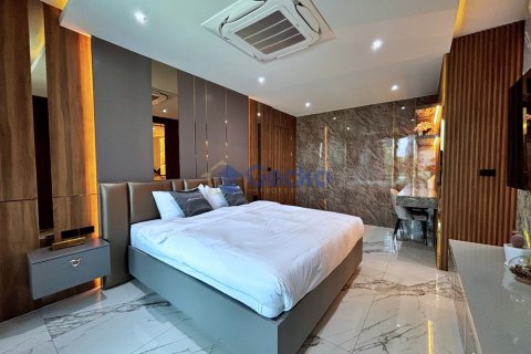 House in Pattaya, Thailand 5 bedrooms № 195893 - photo 26