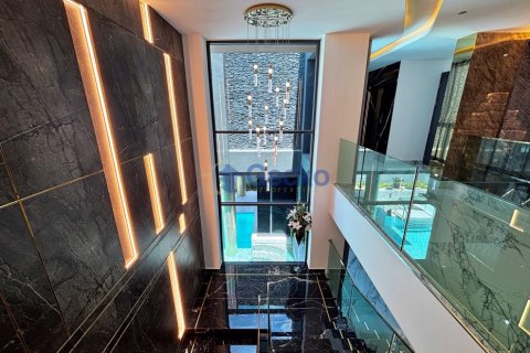 House in Pattaya, Thailand 5 bedrooms № 195893 - photo 13