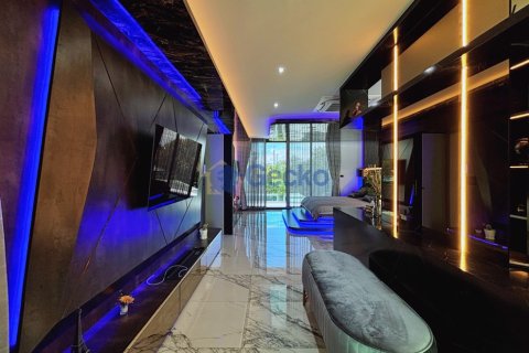 House in Pattaya, Thailand 5 bedrooms № 195893 - photo 17
