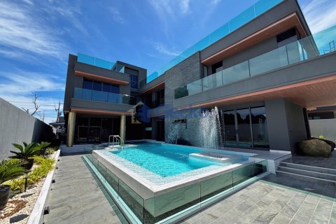 House in Pattaya, Thailand 5 bedrooms № 195893 - photo 4