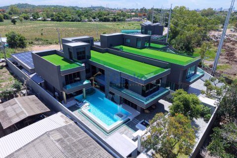 House in Pattaya, Thailand 5 bedrooms № 195893