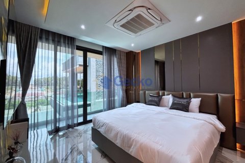 House in Pattaya, Thailand 5 bedrooms № 195893 - photo 29
