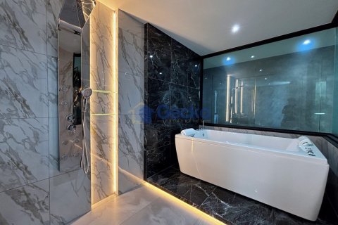 House in Pattaya, Thailand 5 bedrooms № 195893 - photo 24