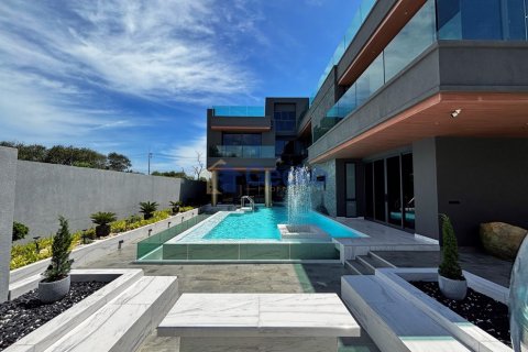 House in Pattaya, Thailand 5 bedrooms № 195893 - photo 3