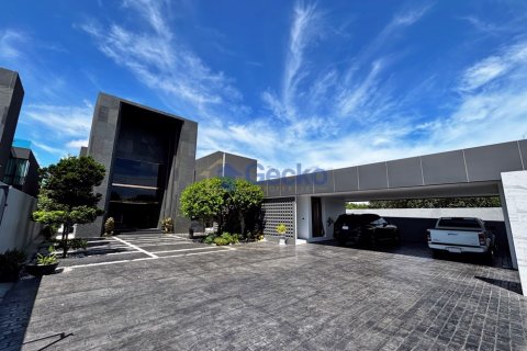 House in Pattaya, Thailand 5 bedrooms № 195893 - photo 5