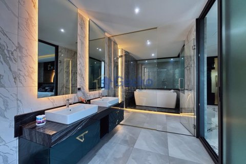House in Pattaya, Thailand 5 bedrooms № 195893 - photo 23