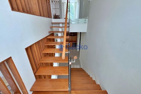 House in Pattaya, Thailand 5 bedrooms № 195896 - photo 19