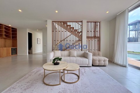 House in Pattaya, Thailand 5 bedrooms № 195896 - photo 5
