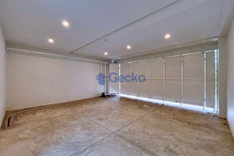 House in Pattaya, Thailand 5 bedrooms № 195896 - photo 20