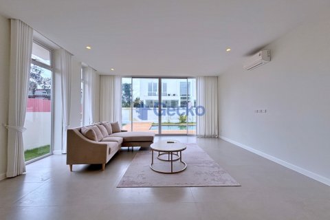 House in Pattaya, Thailand 5 bedrooms № 195896 - photo 4