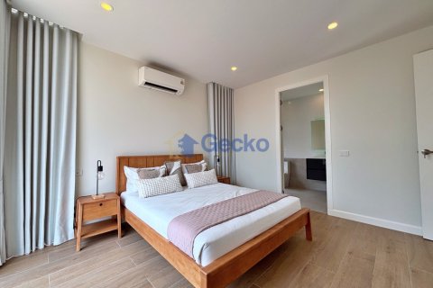 House in Pattaya, Thailand 5 bedrooms № 195896 - photo 25