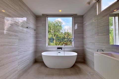 House in Pattaya, Thailand 5 bedrooms № 195896 - photo 30