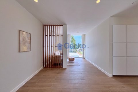 House in Pattaya, Thailand 5 bedrooms № 195896 - photo 18