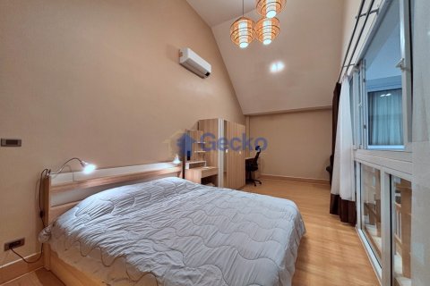 House in Pattaya, Thailand 4 bedrooms № 195892 - photo 8