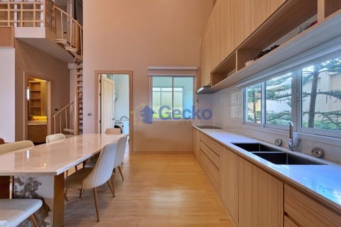 House in Pattaya, Thailand 4 bedrooms № 195892 - photo 15