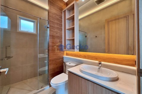 House in Pattaya, Thailand 4 bedrooms № 195892 - photo 13