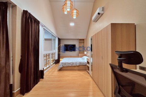 House in Pattaya, Thailand 4 bedrooms № 195892 - photo 11
