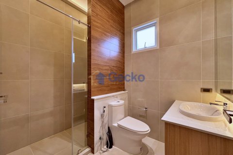 House in Pattaya, Thailand 4 bedrooms № 195892 - photo 23