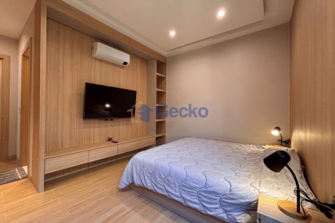 House in Pattaya, Thailand 4 bedrooms № 195892 - photo 25