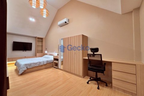 House in Pattaya, Thailand 4 bedrooms № 195892 - photo 9