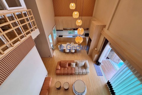 House in Pattaya, Thailand 4 bedrooms № 195892 - photo 3