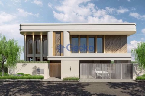 House in Pattaya, Thailand 5 bedrooms № 195894 - photo 2