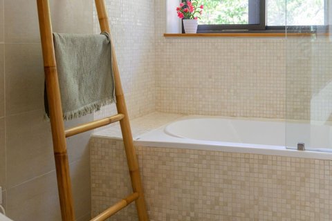 Вилла в Сураттхани, Таиланд с 5 спальнями № 170464 - фото 28