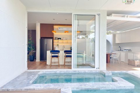 Villa in Hua Hin, Thailand 5 bedrooms № 170465 - photo 2