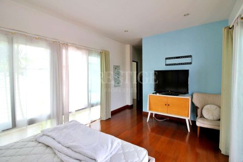 House in Pattaya, Thailand 3 bedrooms № 198721 - photo 13