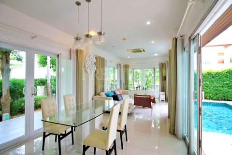 House in Pattaya, Thailand 3 bedrooms № 198721 - photo 4