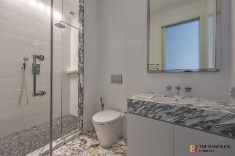 Condo in Bangkok, Thailand, 3 bedrooms № 186416 - photo 2
