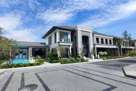Villa in Bangkok, Thailand 5 bedrooms № 165429