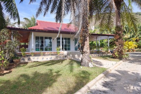 Villa in Phuket, Thailand 2 bedrooms № 171566 - photo 2
