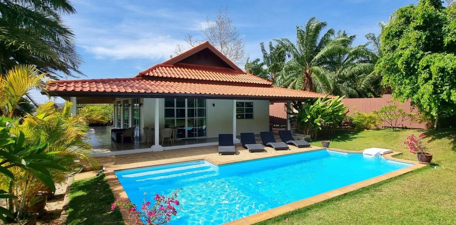 Villa in Phuket, Thailand 2 bedrooms № 171566