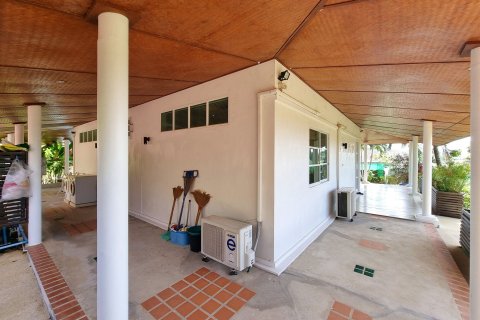 Villa in Phuket, Thailand 2 bedrooms № 171566 - photo 17